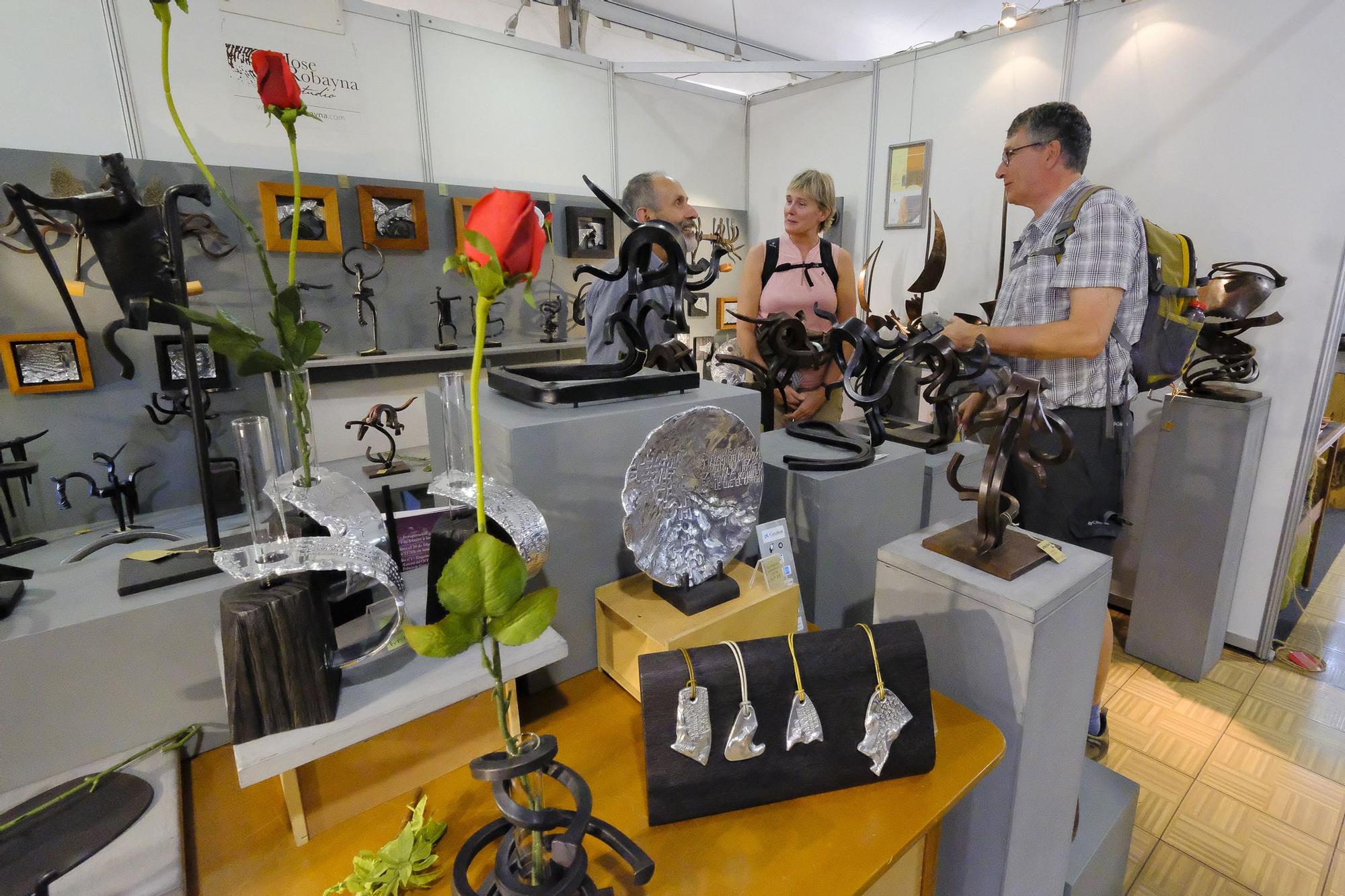 Feria de artesanía en el parque de San Telmo