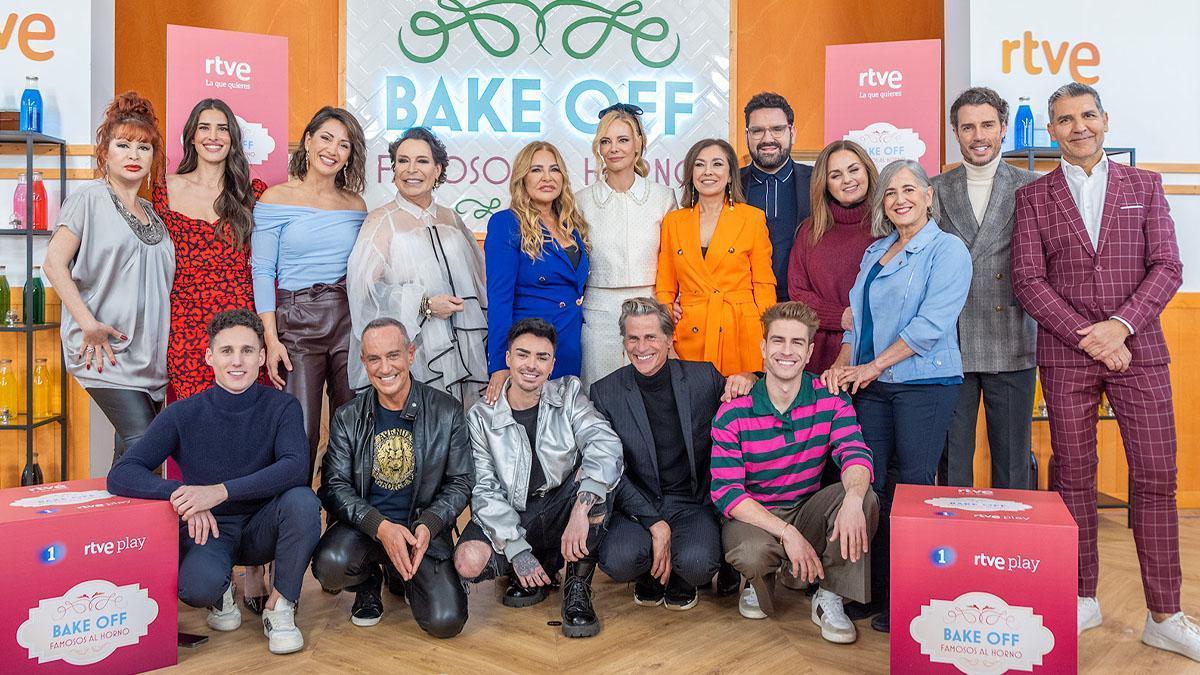 Concursantes, jurado y presentadora de 'Bake Off: Famosos al horno 2'