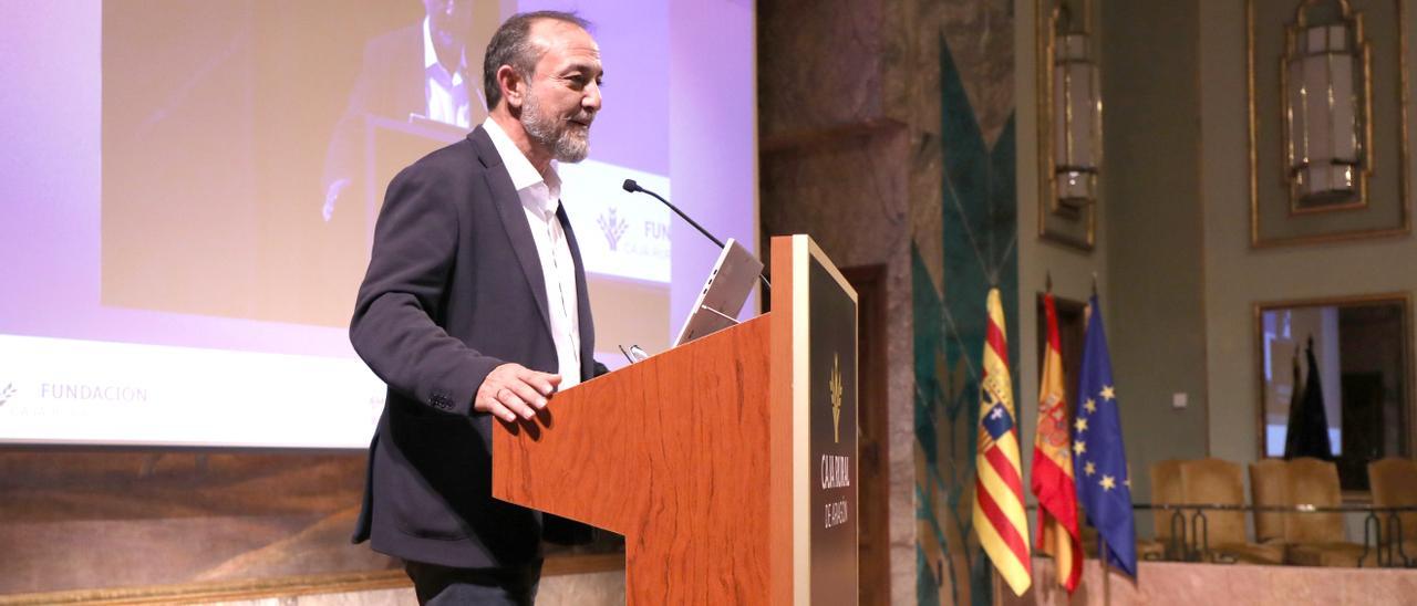 Luis Barriga, responsable del Imserso, durante su intervención en la primera jornada sobre la soledad en los ancianos.