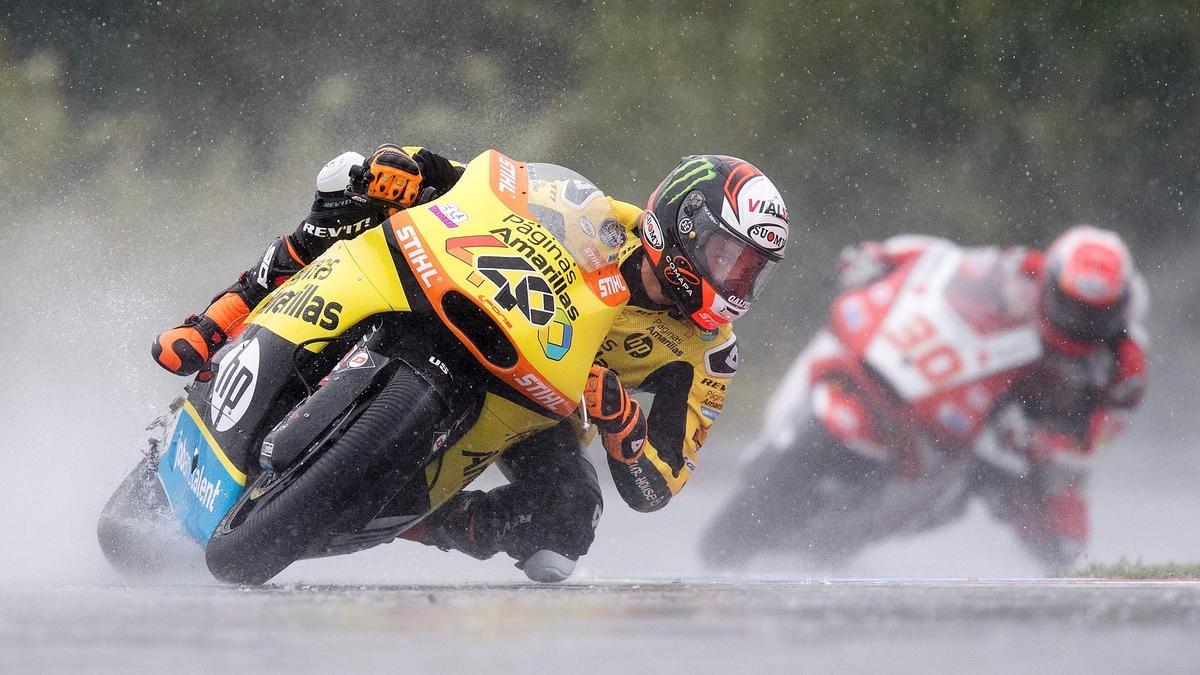 Álex Rins, durante la carrera de Moto2 del GP de la República Checa