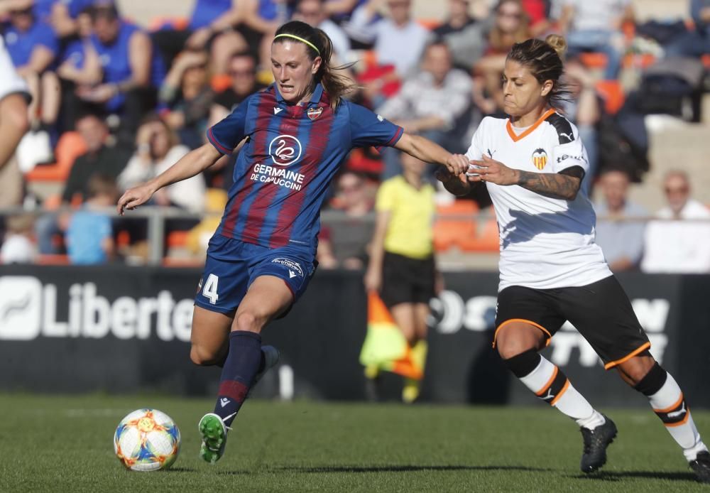 Las imágenes del derbi Valencia - Levante femenino