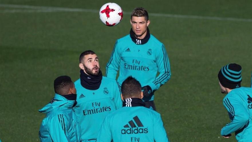 Zidane: &quot;Cristiano está en el club en el que debe estar&quot;