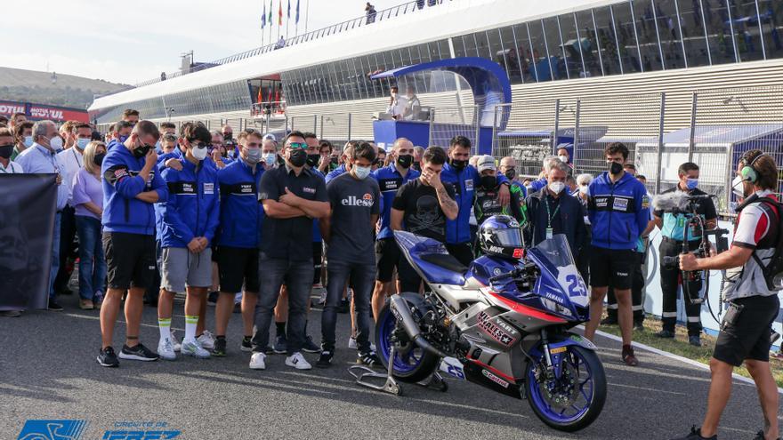 Jerez rendeix un sentit homenatge al jove pilot gironí Dean Berta Viñales, que va morir dissabte en una cursa