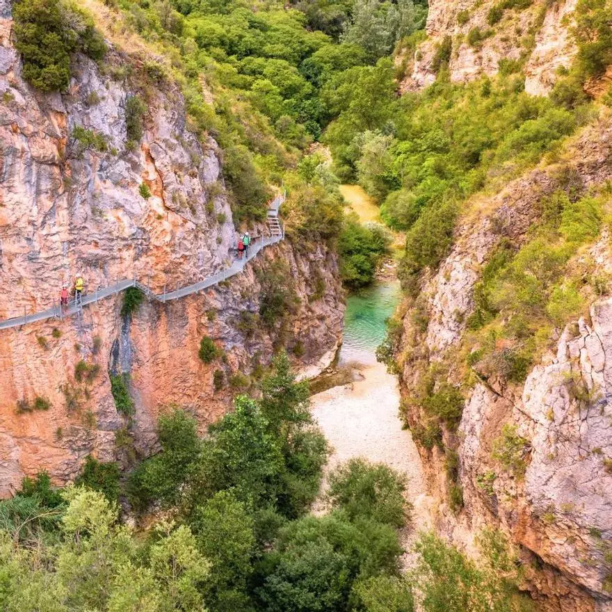 Las pasarelas más impresionantes de España en otoño están en Huesca, y son perfectas para un fin de semana