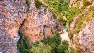 Las pasarelas más impresionantes de España en otoño están en Huesca, y son perfectas para un fin de semana