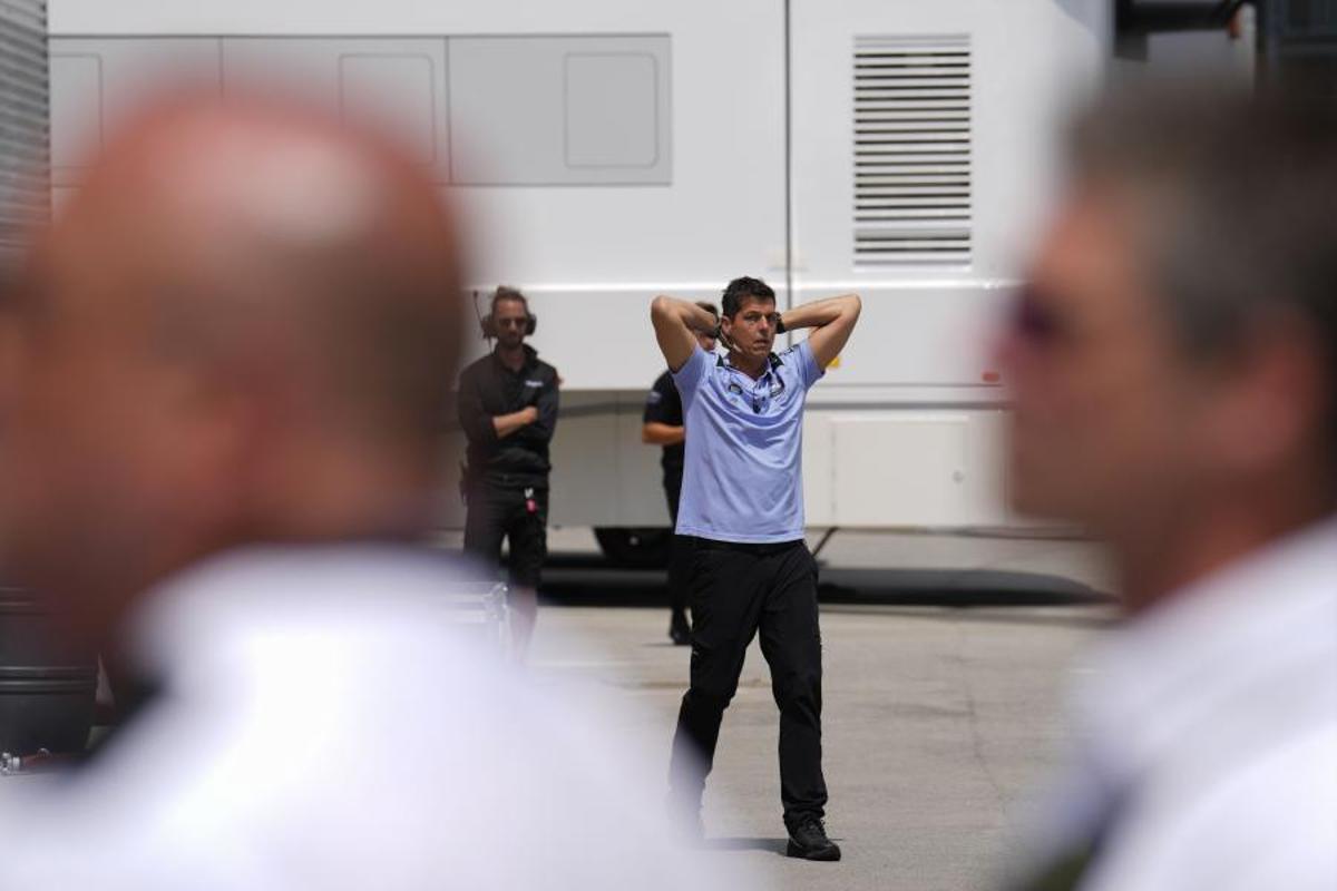 Miembros del equipo depiloto español de Moto GP Álex Márquez en el centro médico tras su caída durante la carrera del Gran Premio de Cataluña, sexta prueba de los mundiales de motociclismo de velocidad en el Circuito de Barcelona-Cataluña disputada este domingo en Montmeló.