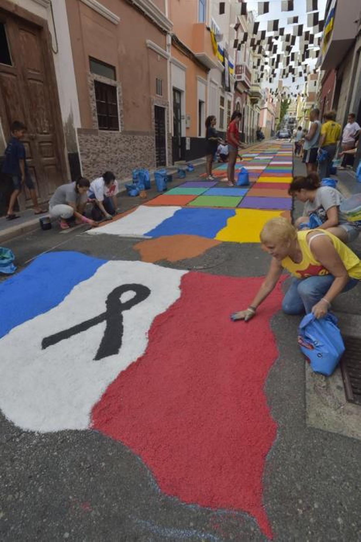 Alfombras por la fiesta de la Vingen del Carmen, ... Alfombras por la fiesta de la Vingen del Carmen, ...