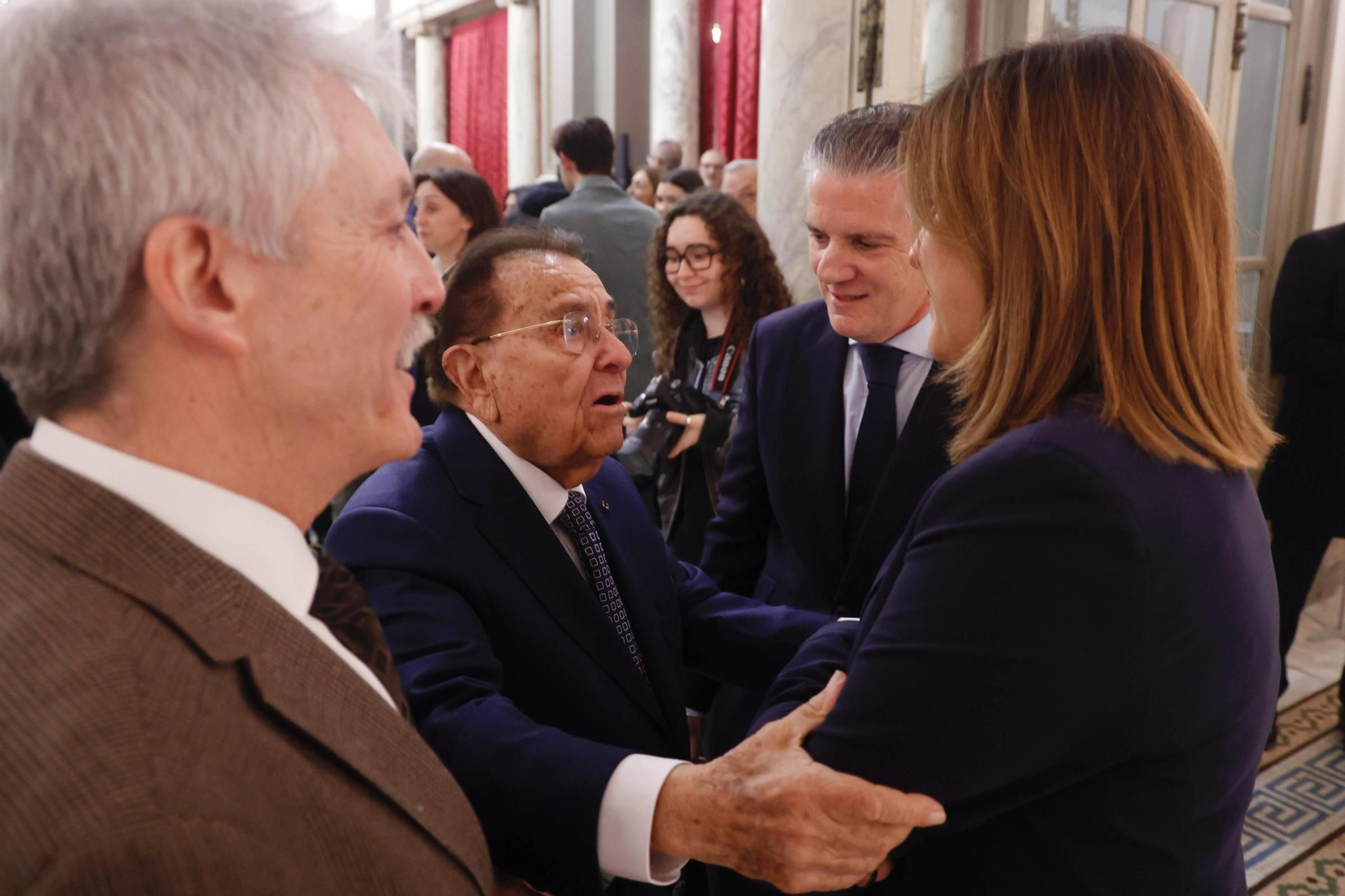 Presentación de 'De sangre azul... y grana', el libro de Paco Fenollosa