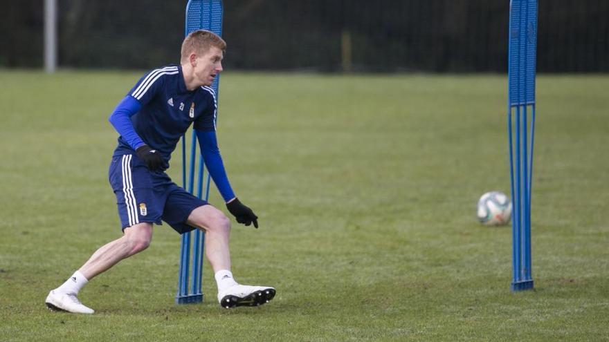 Mossa durante un entrenamiento del Real Oviedo