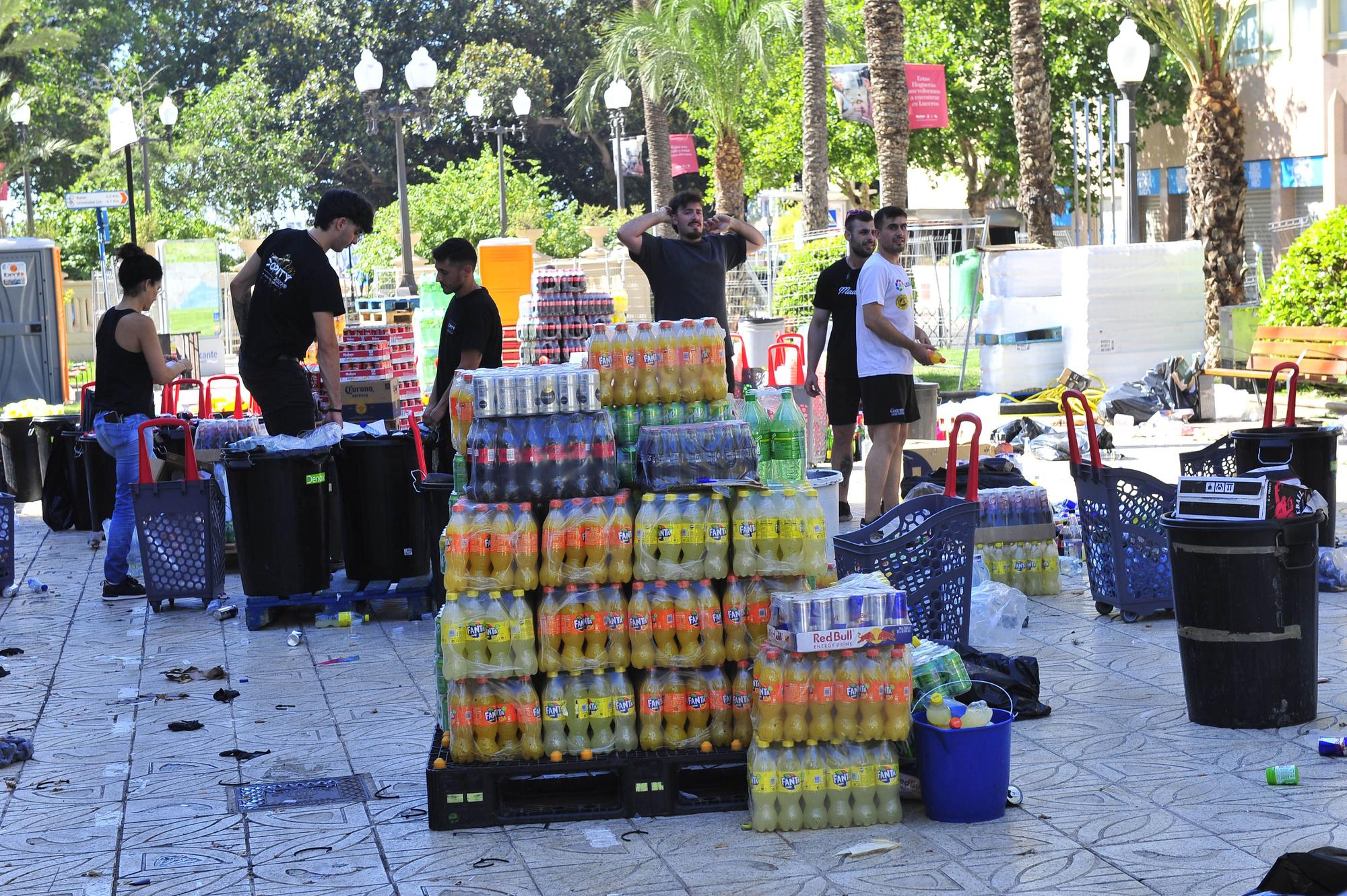 Hogueras, el día después, recogida de racós y barracas