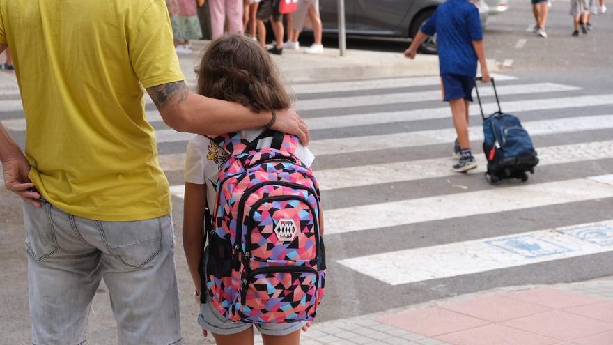 Los colegios de Villena reciben 3.000 escolares de Infantil y Primaria en su primer día lectivo