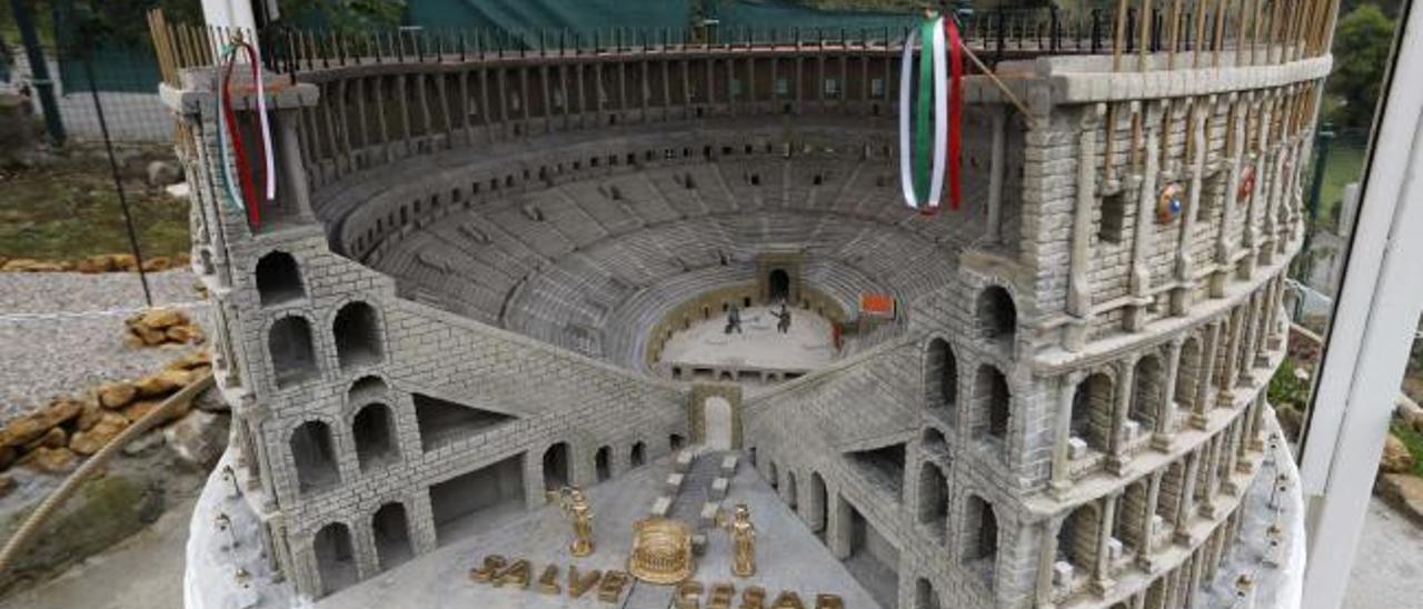 Así es la réplica del Coliseo Romano que ha construido un vecino de Gijón