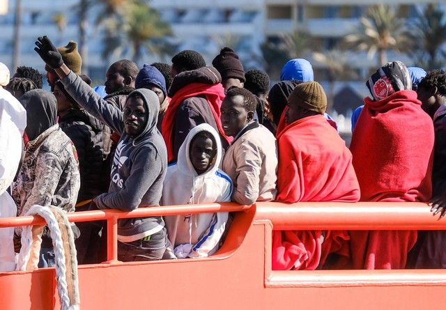 Llegada de Guardamar Caliope a Arguineguín con inmigrantes a bordo