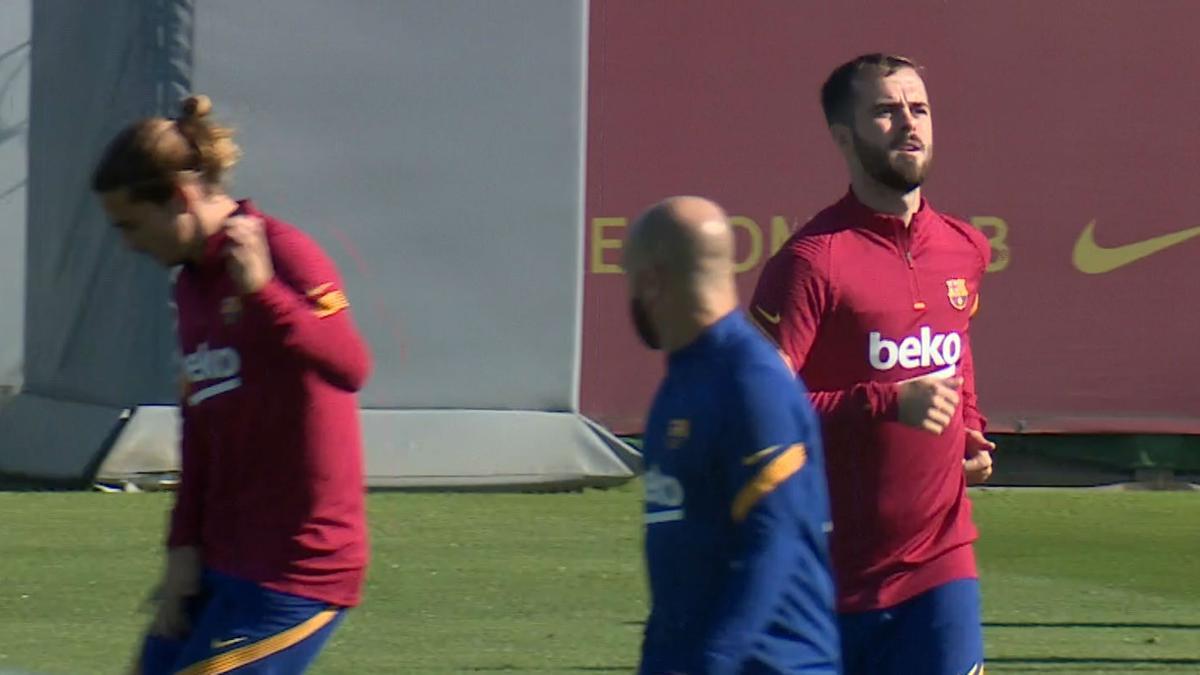 El Barça entrena antes de jugar ante el Alavés