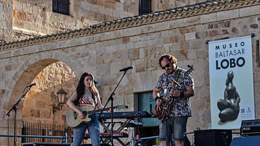 Tradición y música para despedir las fiestas