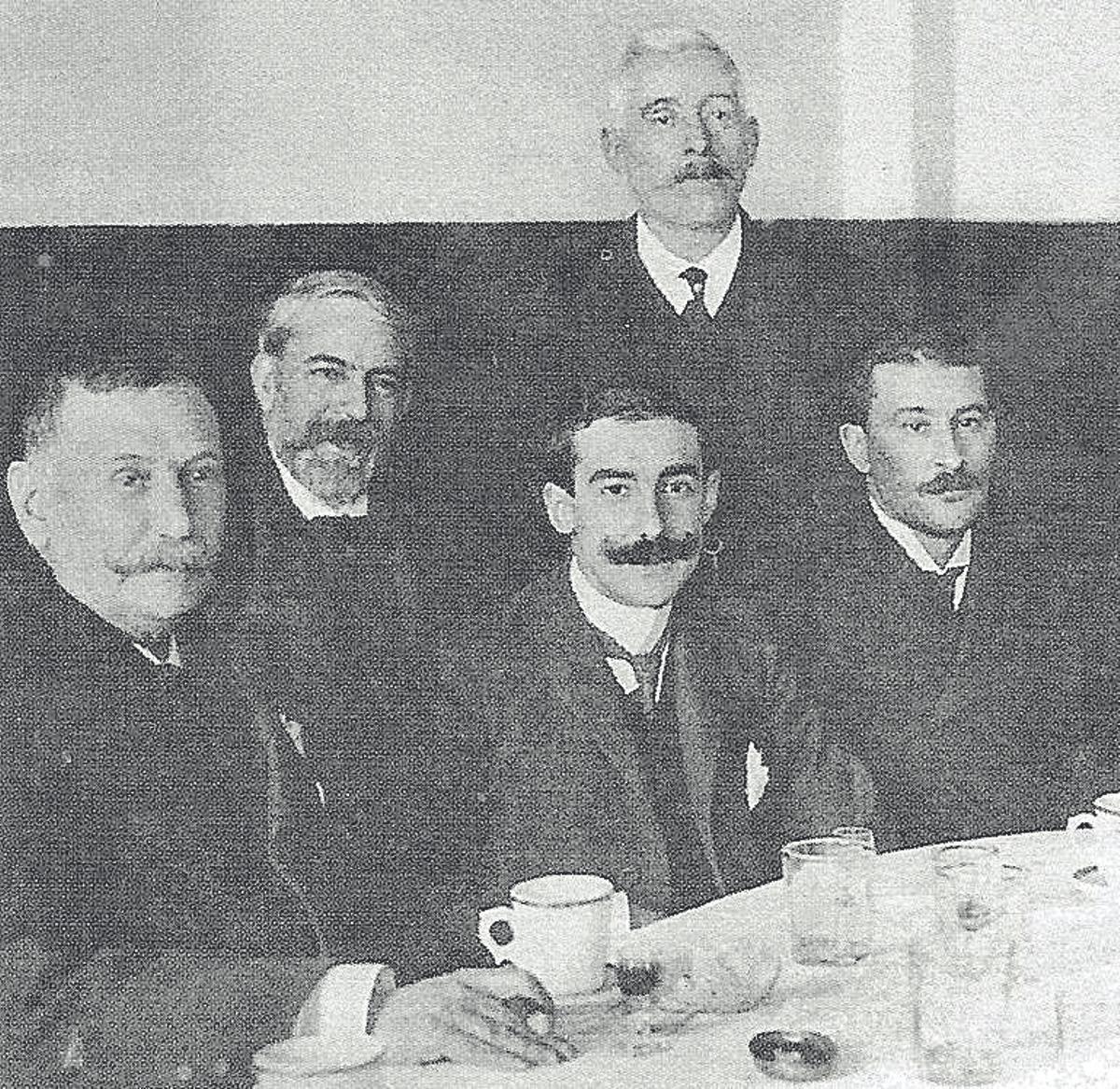 Benito Pérez Galdós, Dionisio Lasuén, Antonio Mompeón, Mariano Gracia y Filomeno Mayayo, junio1908.