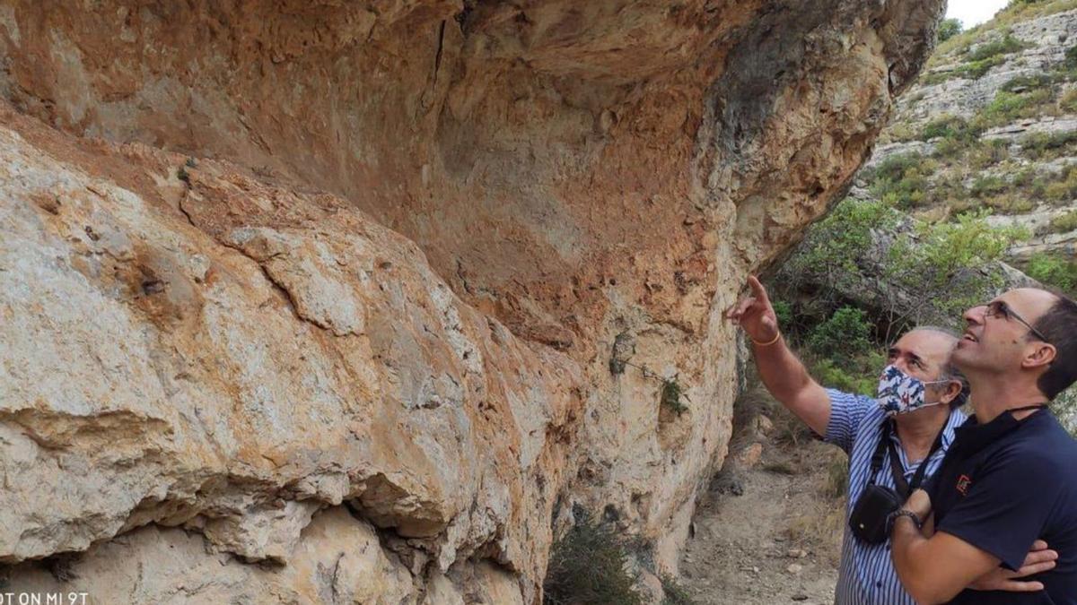 La naturaleza es un elemento indispensa-
ble de Millares. En la imagen, inicio de la
 ruta hacia el Chorrador del Bosque. 
P.Iborra