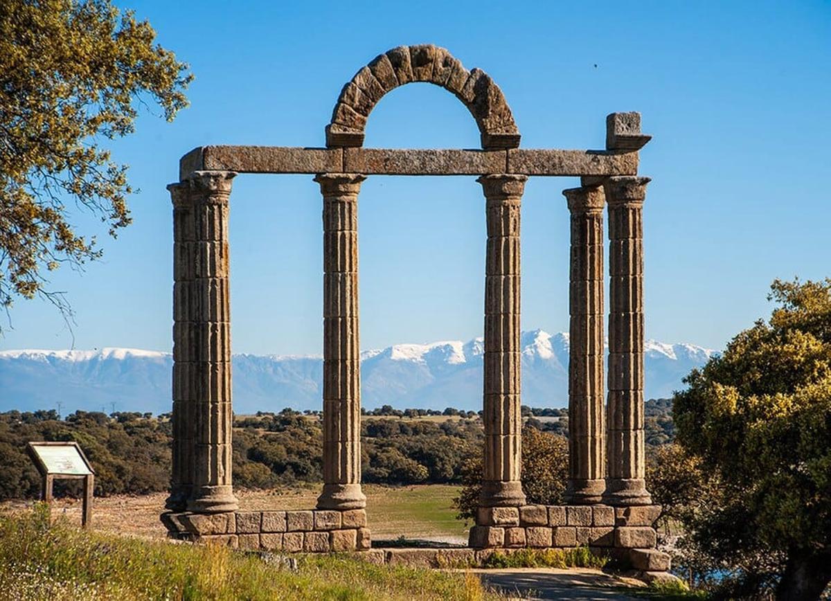 Imagen de los Mármoles, símbolo de Talavera la Vieja (Talaverilla).