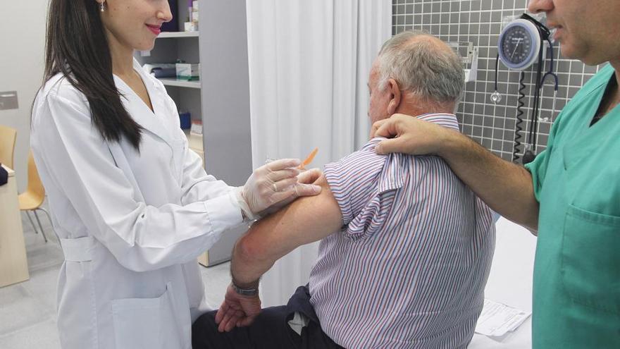 Campaña de vacunación contra la gripe en Ourense.