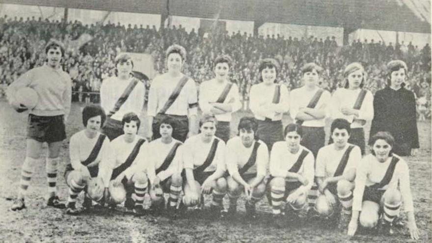 Formación de Las Piezas de Sama, en 1971, en el Tartiere. | COLECCIÓN FRICHU YUSTAS