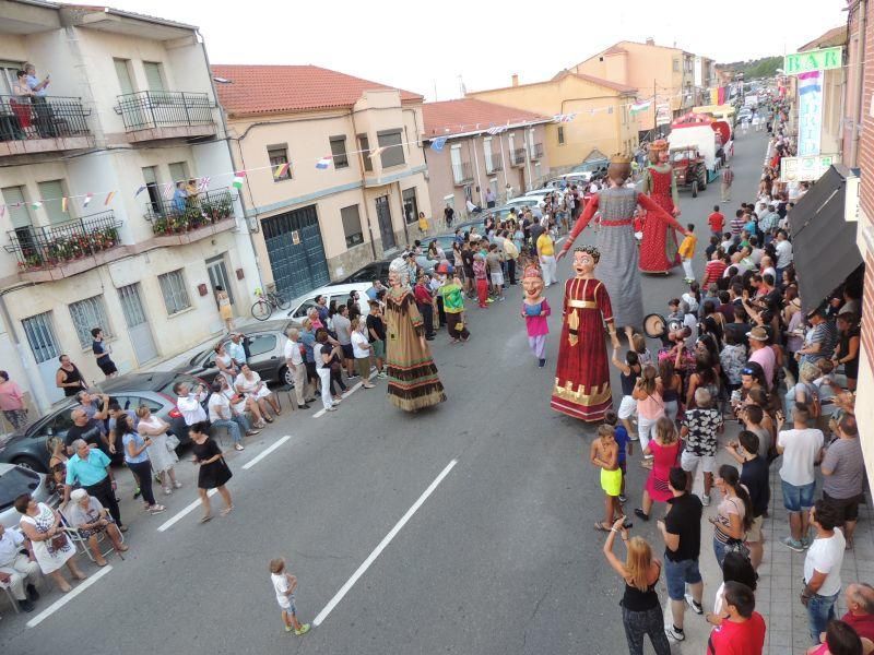 Fiestas en Zamora: Desfile en Camarzana de Tera