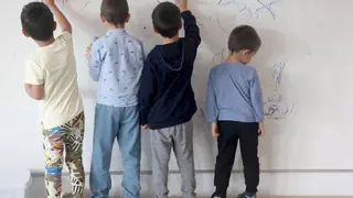 Adiós a la frustración de los profesores: una experta en educación expone sus cinco métodos para hacer que sus alumnos hablen en clase desde el primer día