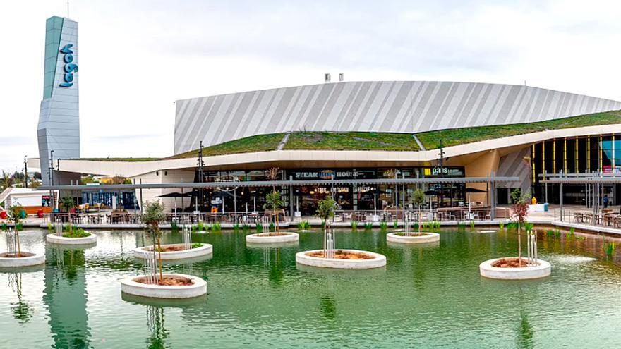 Qué centros comerciales y supermercados abren en el festivo de Feria