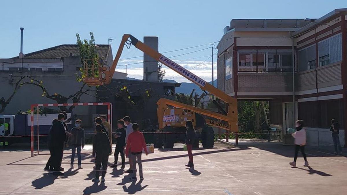 Plataforma articulada en el patio del colegio de Era Alta | L.O.