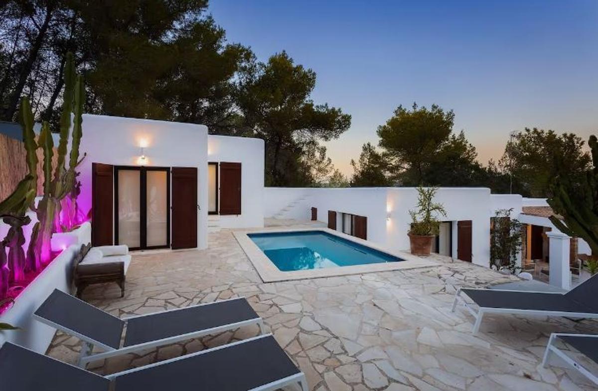 Zona de la piscina de la villa