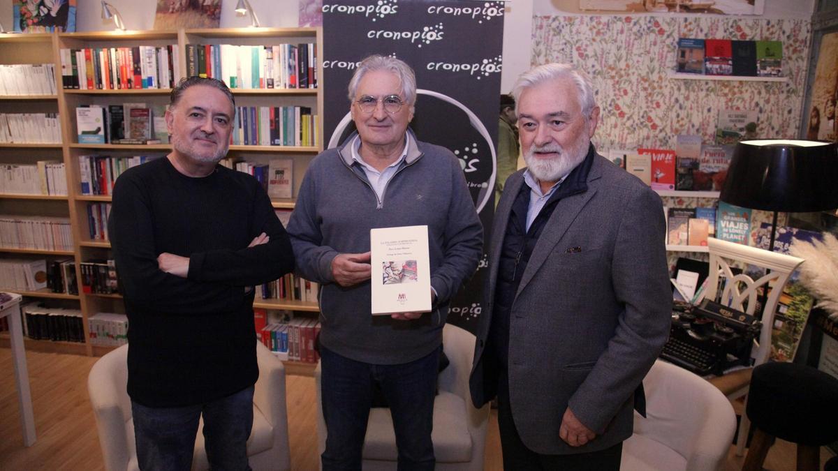 Desde la izquierda, José Miguel Giráldez, Paco López-Barxas y Darío Villanueva