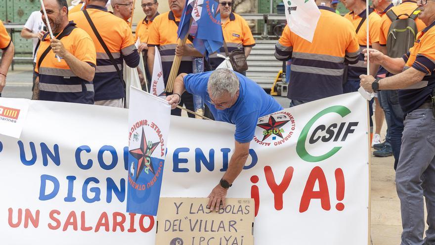Trabajadores de la limpieza piden al Ayuntamiento de Alicante que actúe para evitar la huelga tras la Cremà