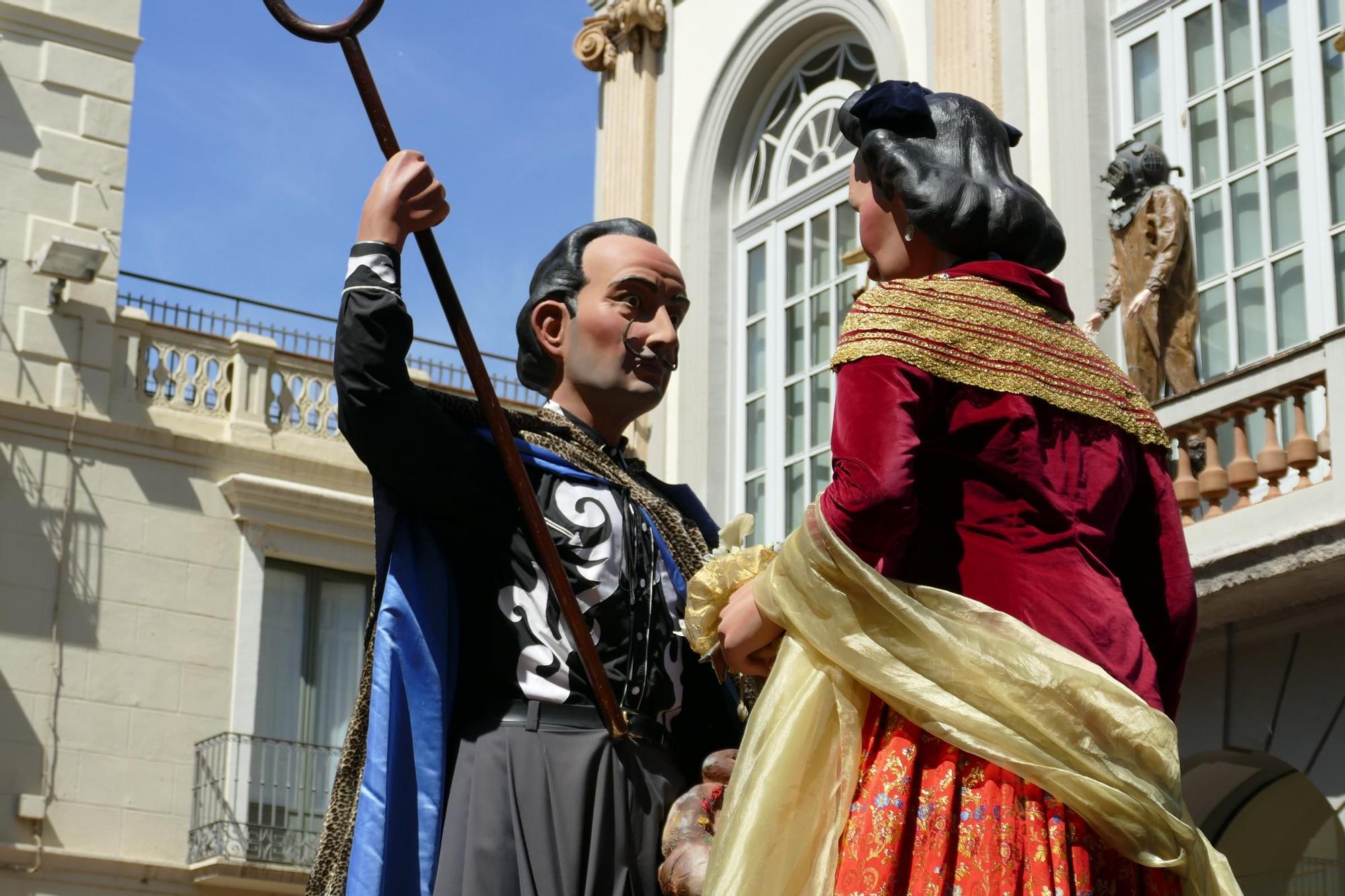 La trobada gegantera de Figueres celebra els 25 anys de la Gala i en Dalí amb el capgròs de Francesc Pujols