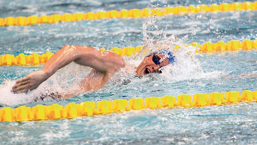 Marc Sánchez se colgó seis medallas en la competición celebrada en la piscina de su club.