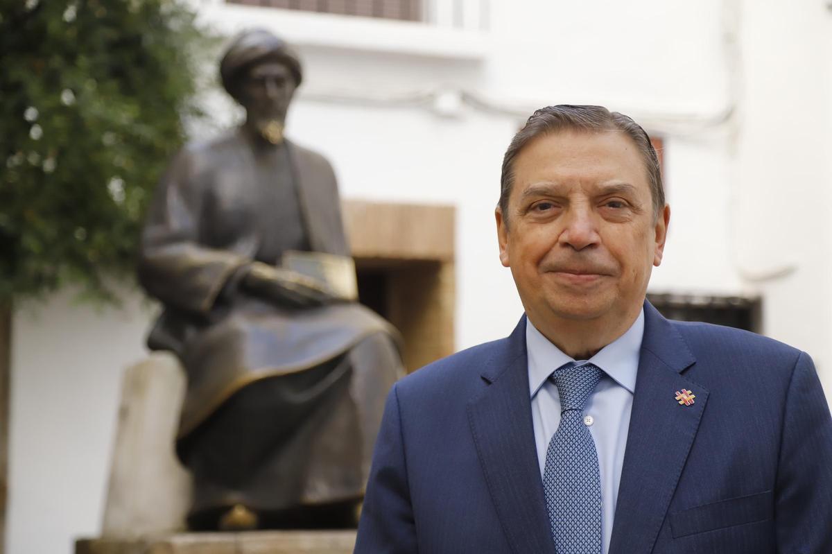 El ministro de Agricultura, Pesca y Alimentación, Luis Planas, posa para la entrevista a CÓRDOBA.