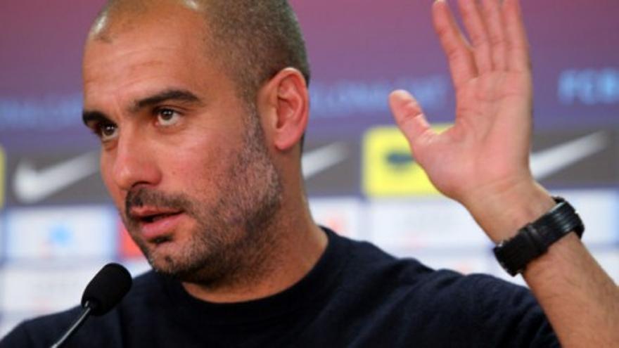 Guardiola califica de "insustituible" a Xavi