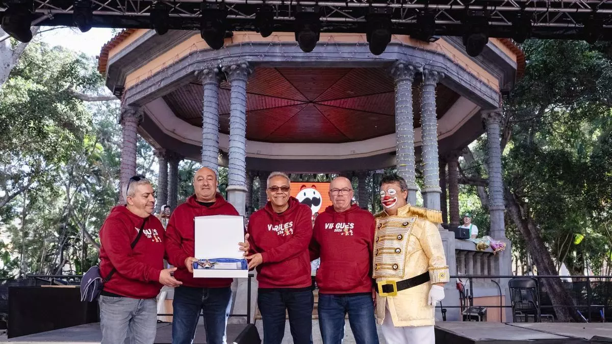 La Afilarmónica Ni Fú-Ni Fá concede su Payasito de Oro a EduCarnaval