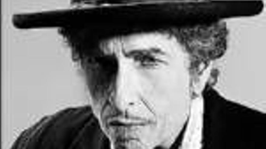 Bob Dylan: DOS POLICIASNO RECONOCENAL CANTANTE