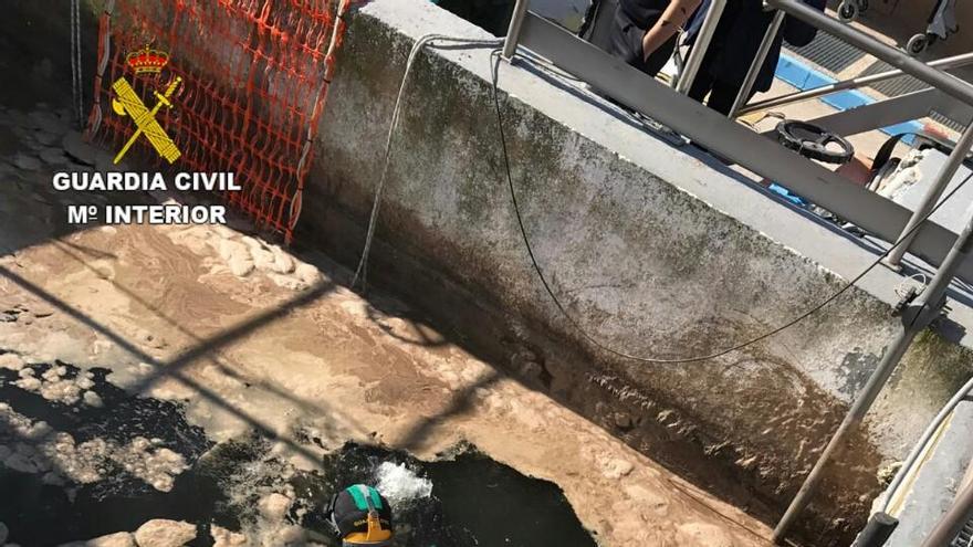 Fallece un operario de la depuradora de Teulada al caer de una balsa