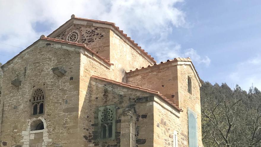 El Estado invierte más de un millón de euros en Oviedo al reparar pinturas de San Miguel de Lillo y parte de la Catedral