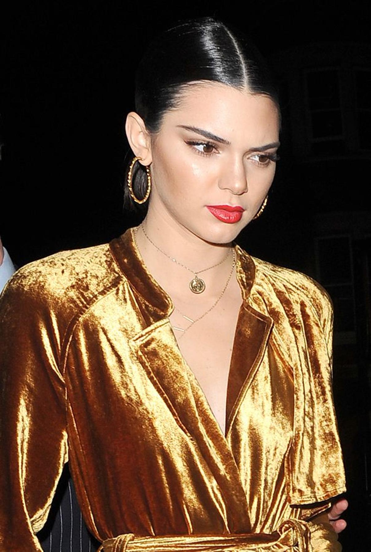 London Fashion Week: detalles del look de terciopelo de Kendall Jenner