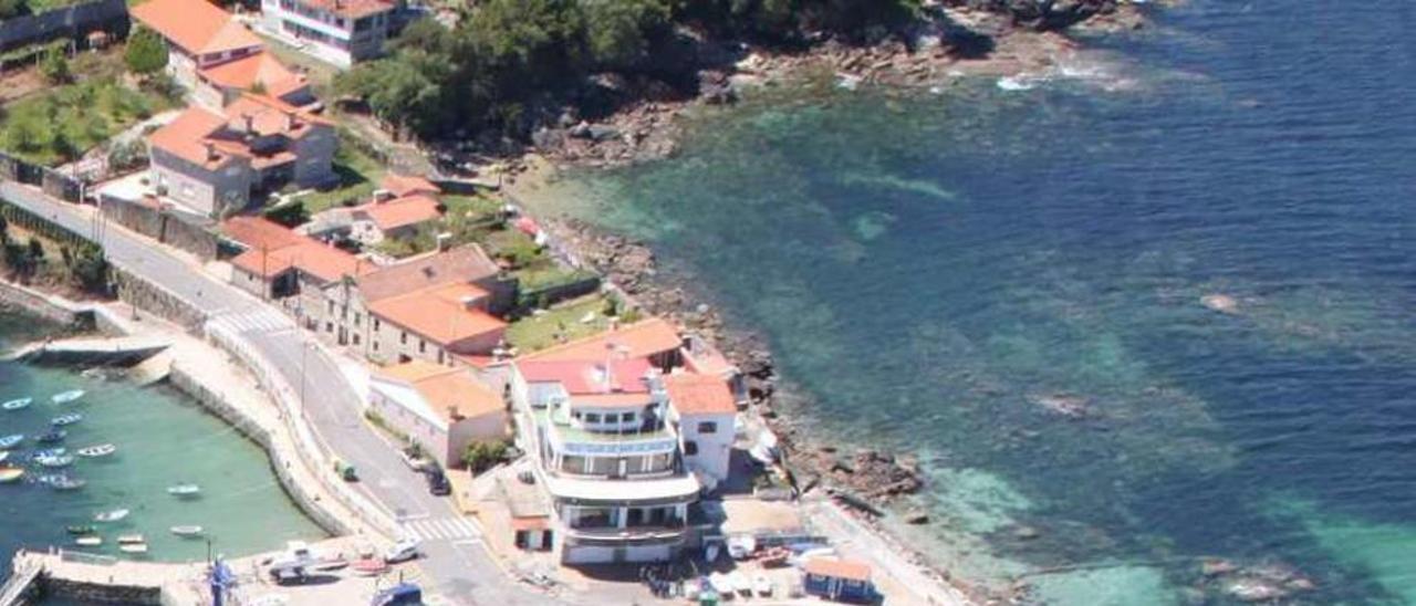 Vista aérea del puerto de Aguete. // Santos Álvarez