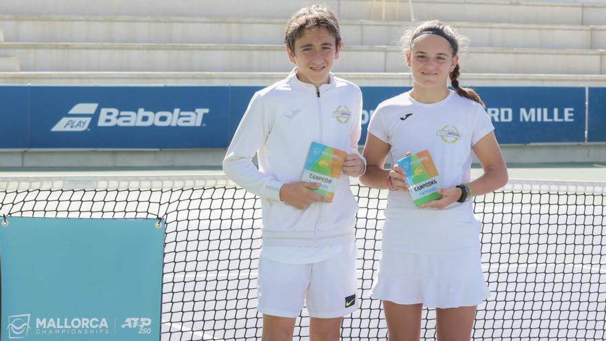 Los hermanos Pedro y Cristina Díaz Adrover, ganadores del único torneo que se pudo disputar en 2020