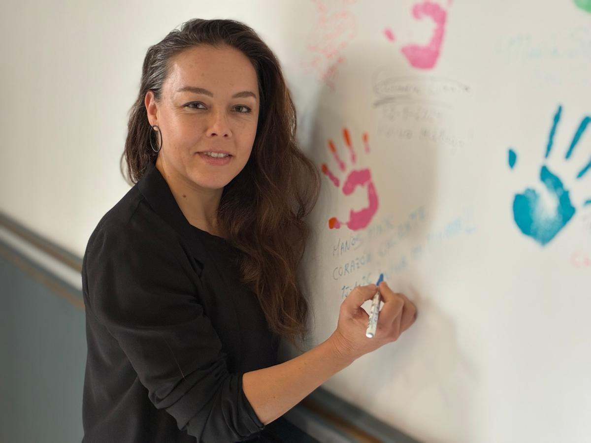 Rocío Molina ya tiene estampada la huella de su mano en la tercera planta del Teatro Cervantes.