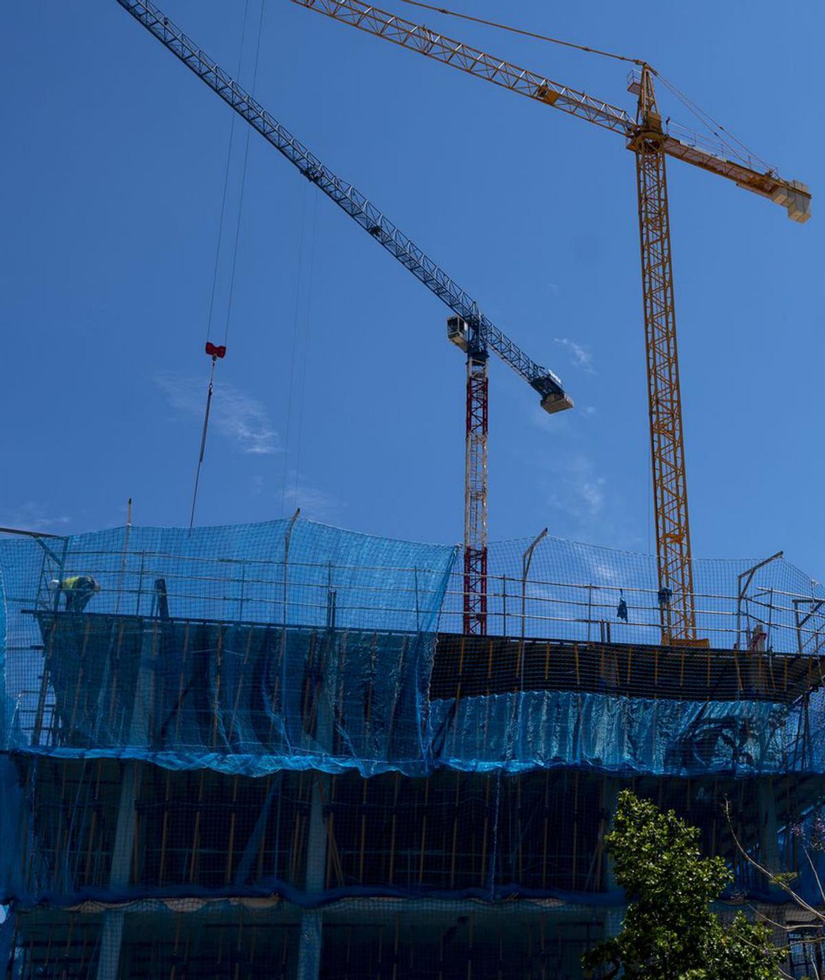 El Govern mobilitza 6.000 milions per construir 43.000 pisos de lloguer