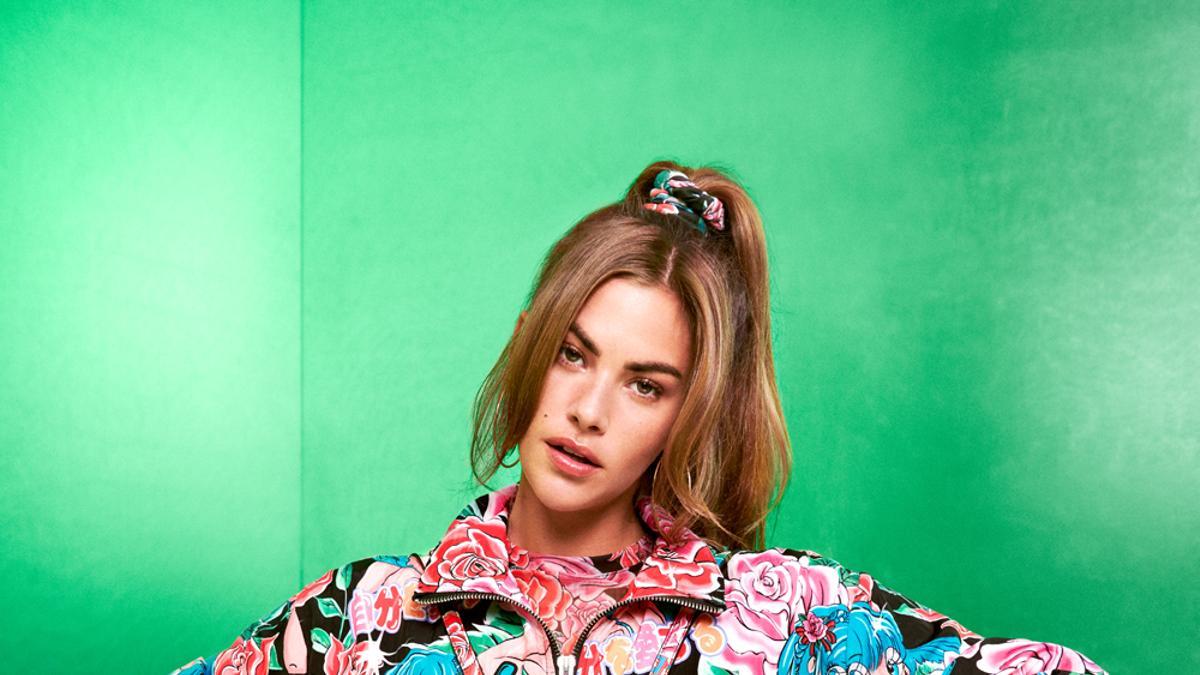 La modelo Clara Berry con 'total look' de la nueva colección de Desigual y María Escoté