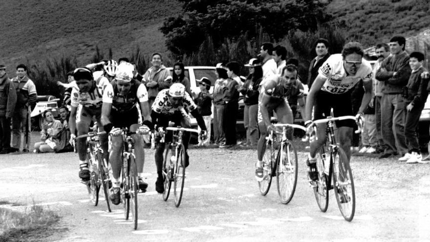 Celebra con LA NUEVA ESPAÑA los cien años de la vuelta ciclista de Asturias y llévate el libro oficial del centenario