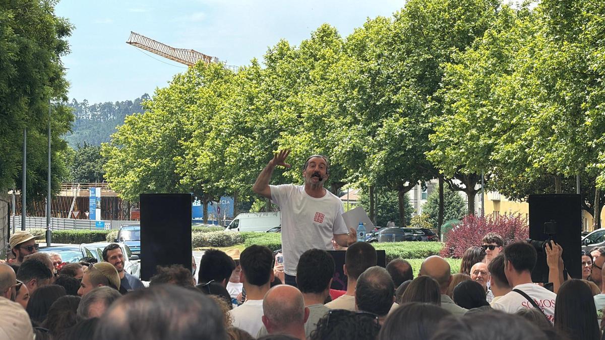 Luis Zahera y Festicultores cierran por todo lo alto las fiestas de Fontiñas