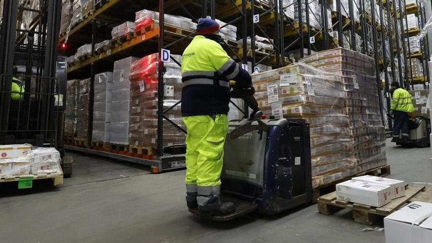 Frigoríficos a tope y atonía en las ventas: “El pescado no sale, aún no notamos la Navidad”