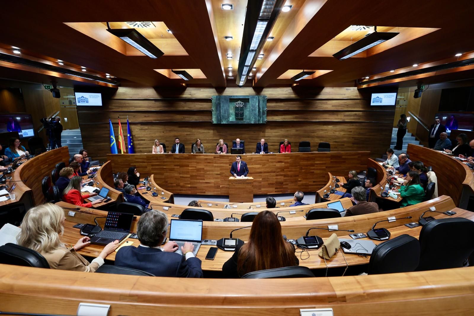 Adrián Barbón en la primera sesión del debate de orientación política 2025