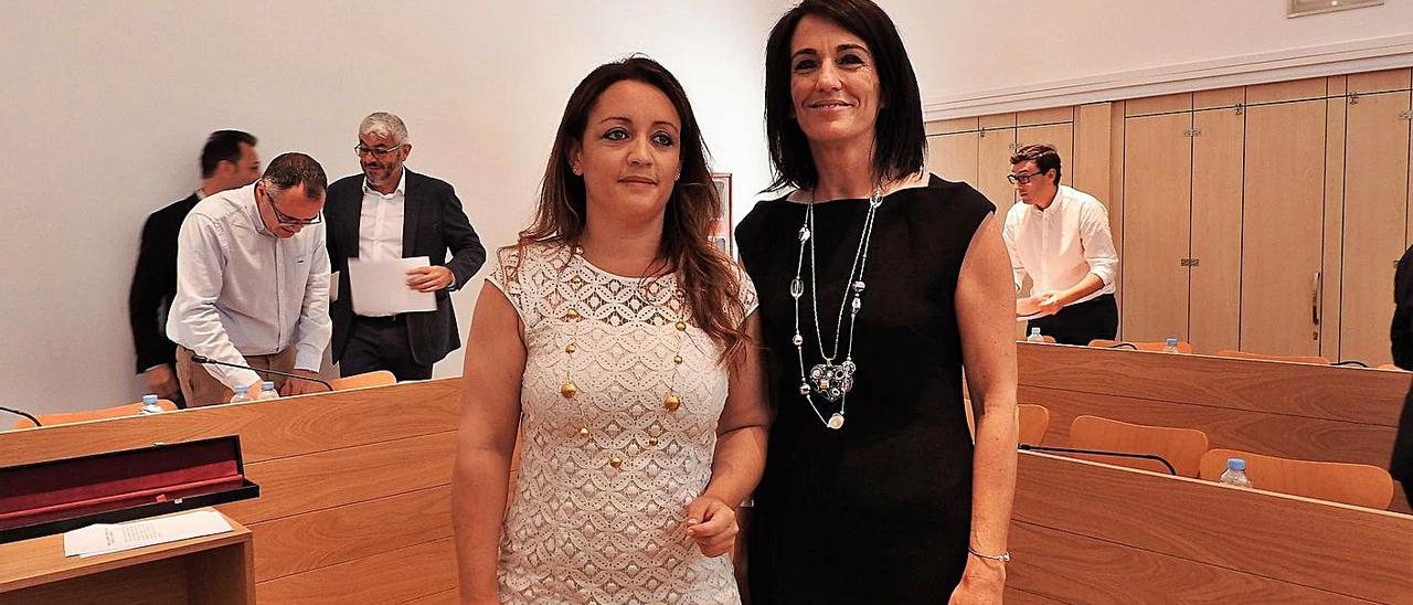 Alejandra Ferrer y Ana Juan el día de la investidura de la primera como presidenta en 2019. | C.C.
